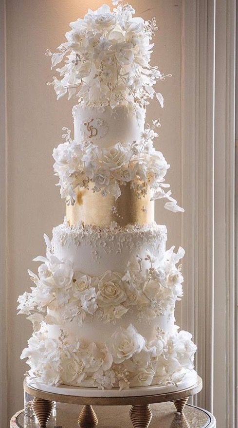 5 Tier Luxury White and Gold Wedding cake